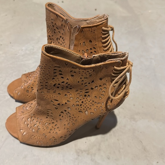 Steve Madden heels - Picture 2 of 5